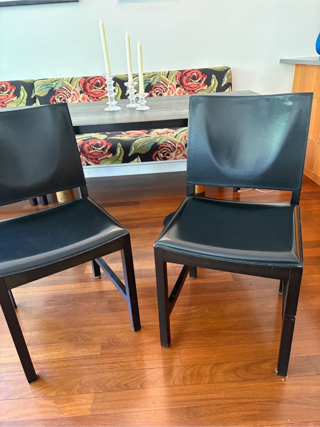 4 leather dining chairs - photo 3