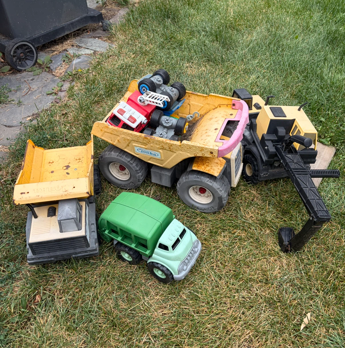 Tonka and other toy trucks bundle