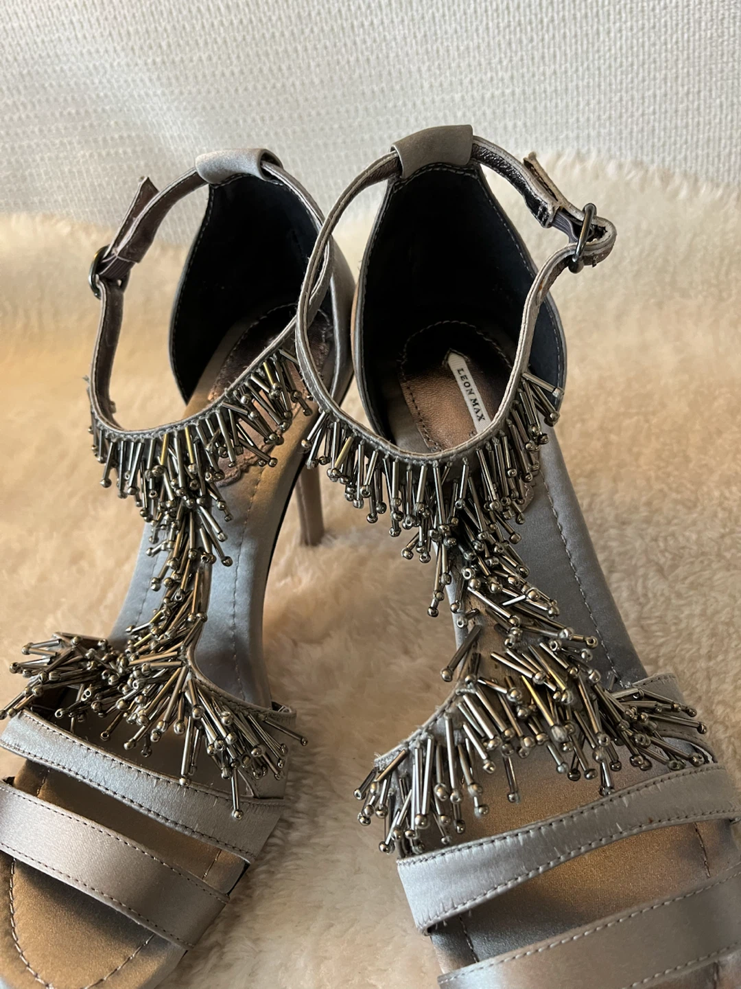 LEON MAX Metallic Gray T-Strap Heels Size 8.5M - photo 3