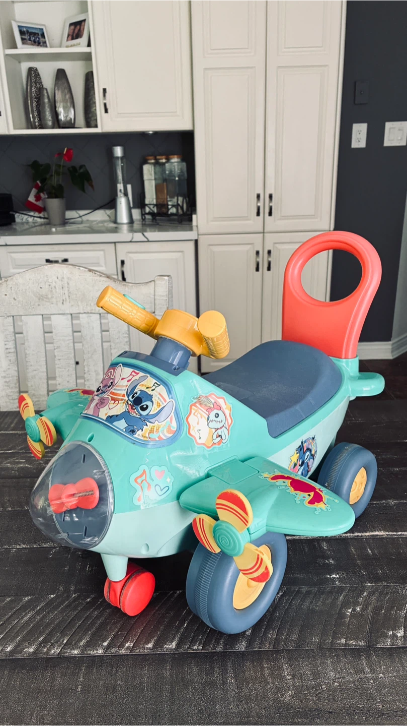 Disney toddler ride on airplane sounds & whirling propeller