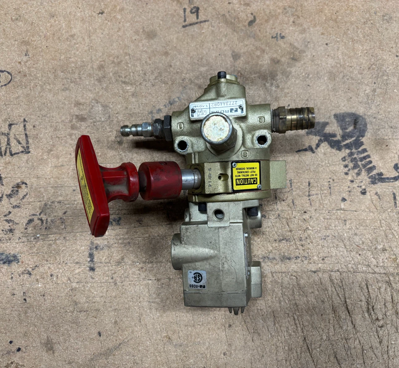 ROBERTSHAW Pressure Regulator