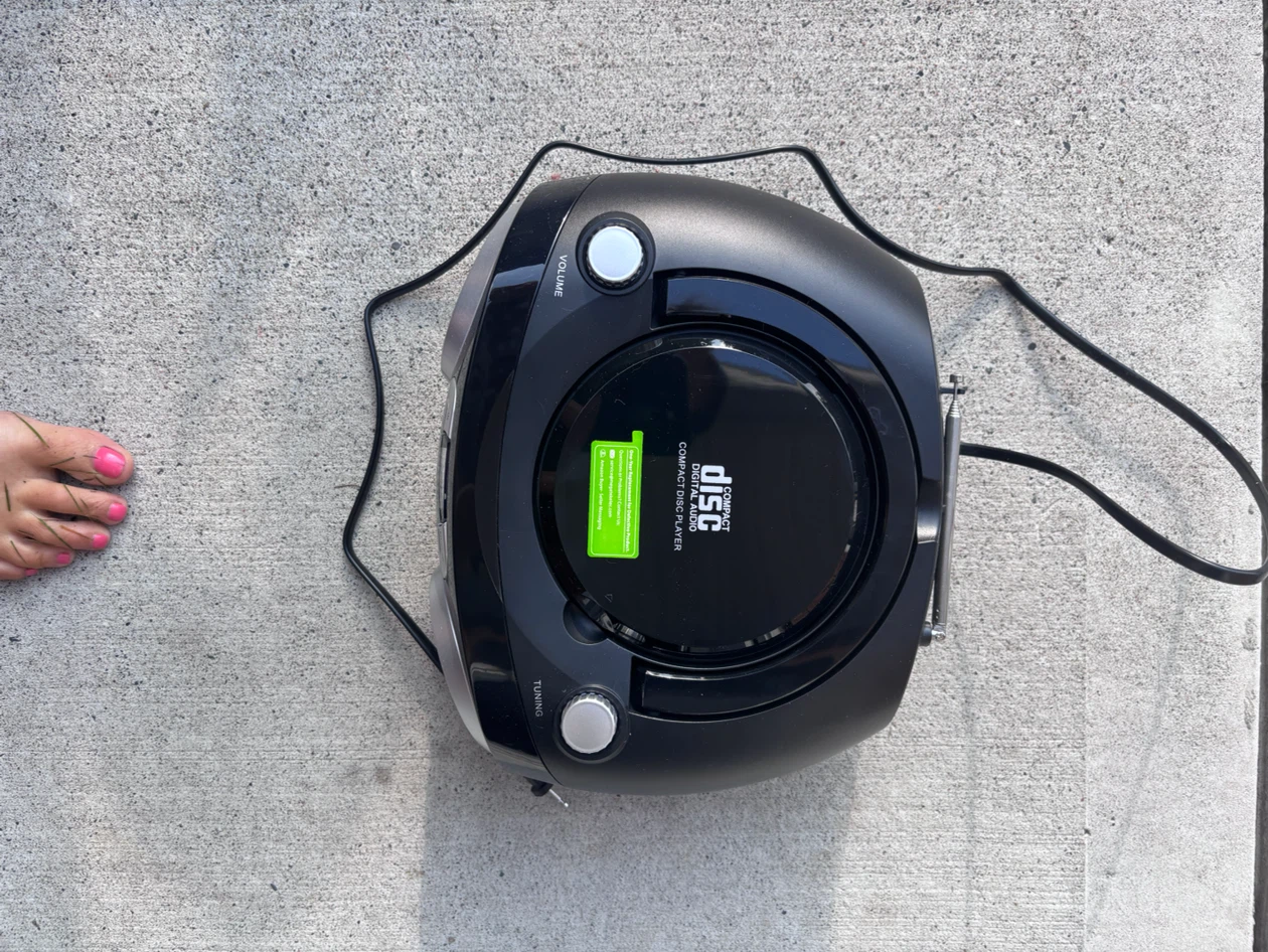 MEGATEK Portable CD Player with Bluetooth - photo 3