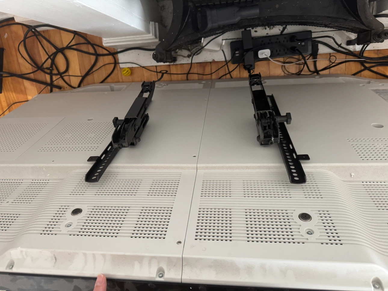 PrimeCables Full Motion TV Wall Mount - photo 3