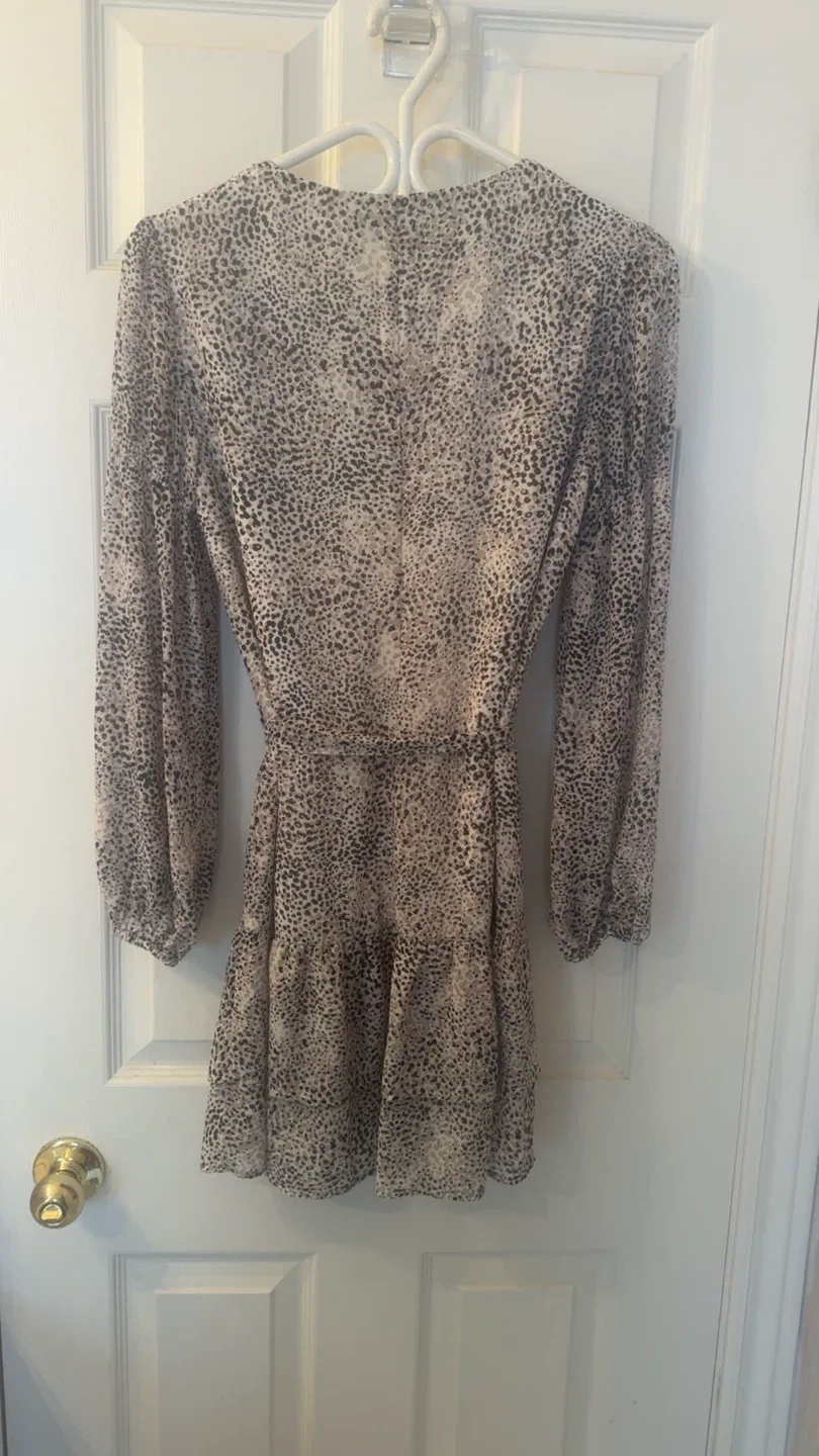 Dynamite Grey Leopard Print Mini Dress - photo 2