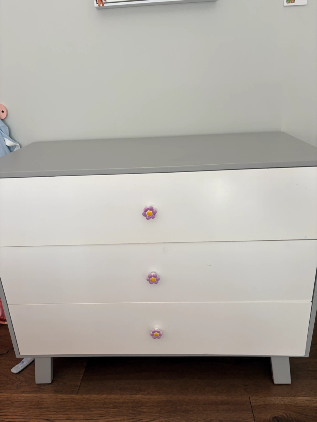 3 Drawer Dresser with Flower Knobs - photo 2