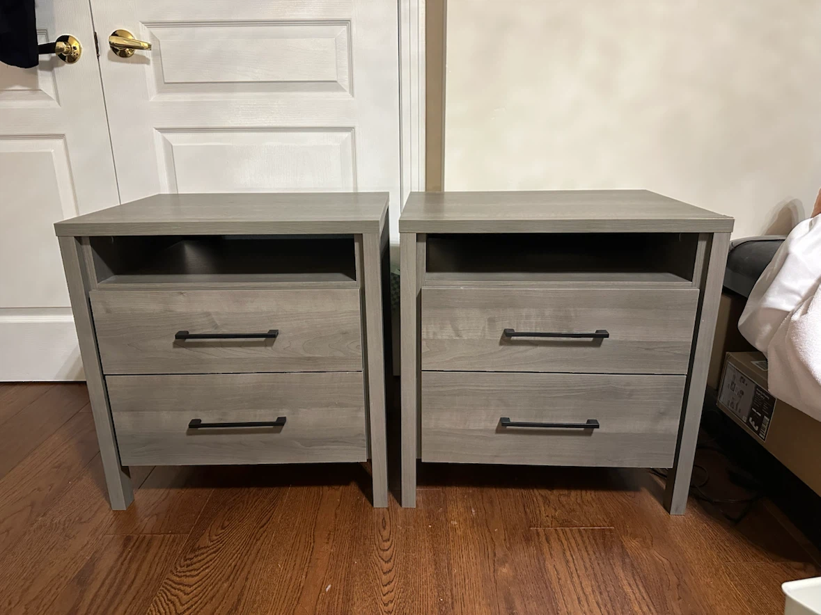 Set of 2 Grey Nightstands with Drawers