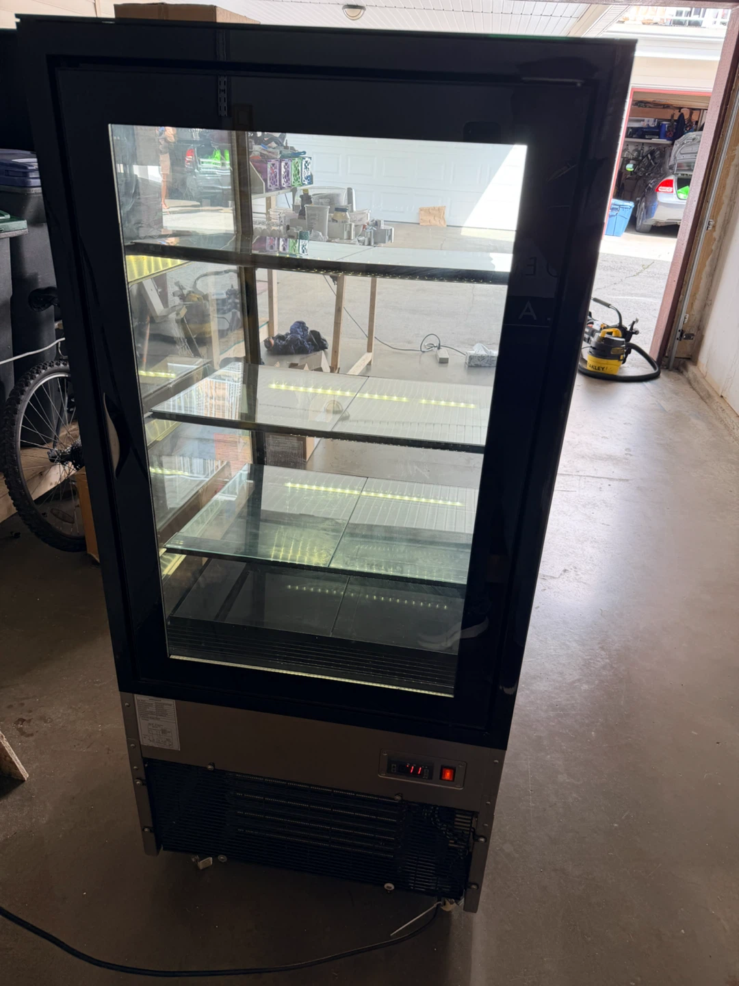 Commercial Display Fridge - photo 4