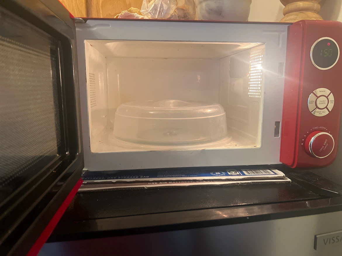 Red Galanz Retro Microwave - photo 2