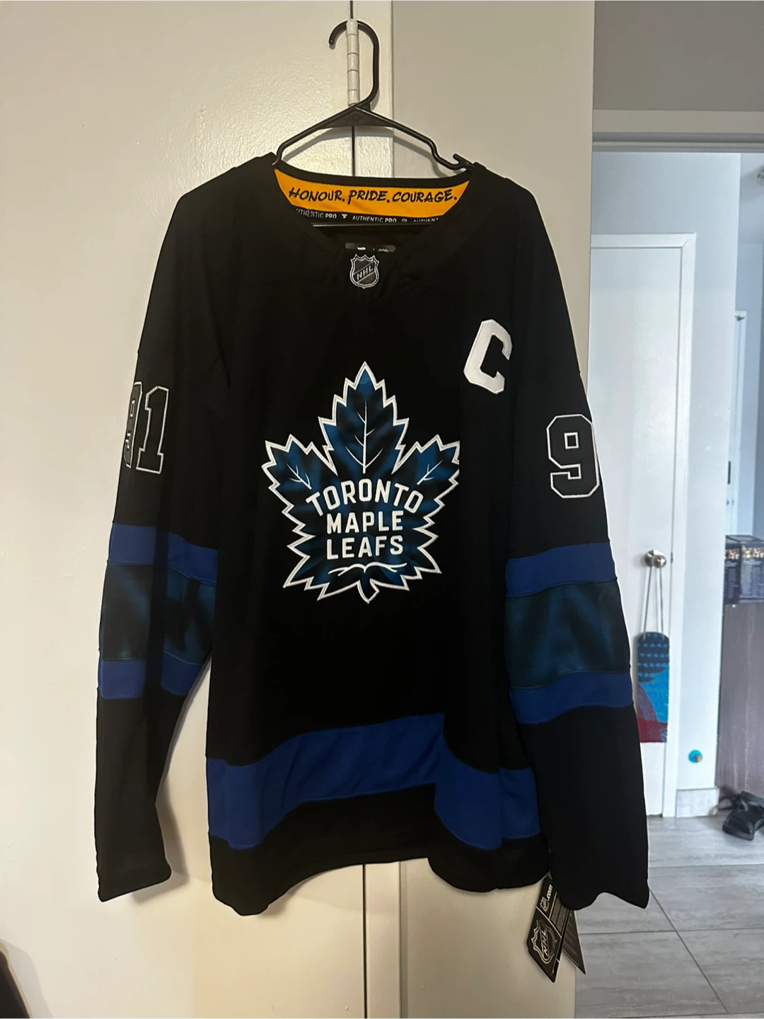 BRAND NEW Toronto Maple Leafs Tavares #91 Fanatics Jersey