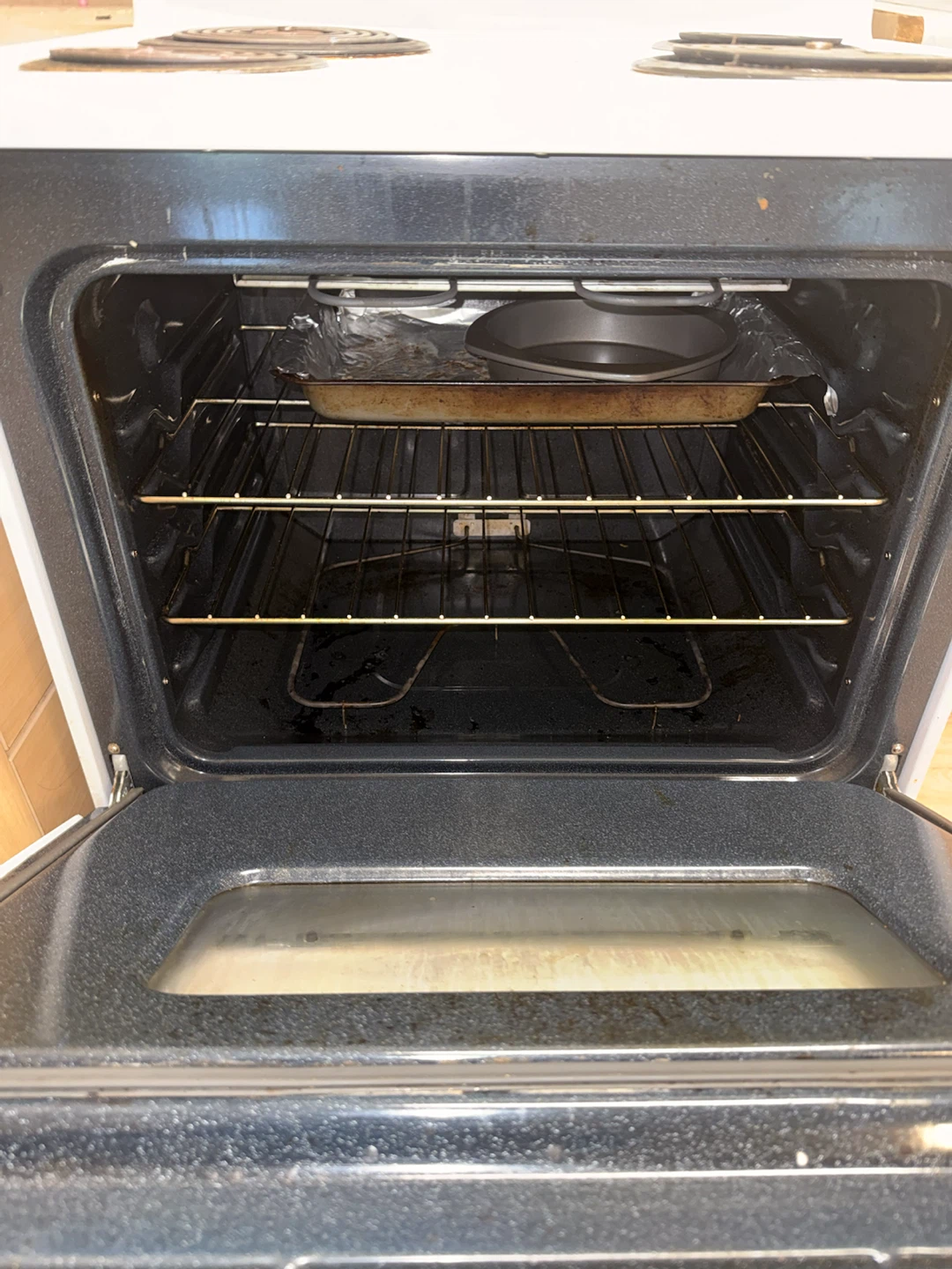 GE Electric Stove with Oven - photo 3