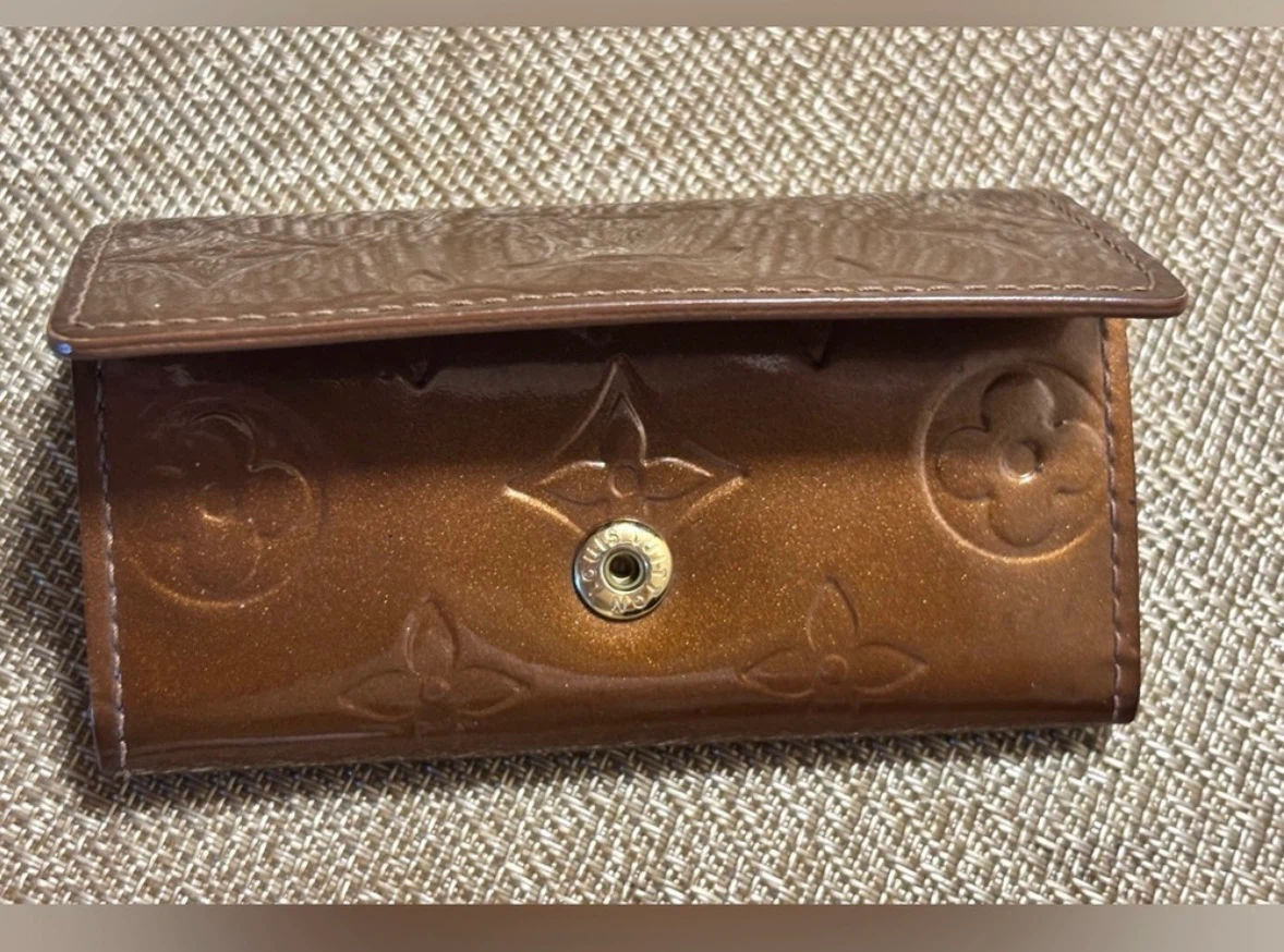 Louis Vuitton Monogram Vernis 6 Key Holder - photo 2