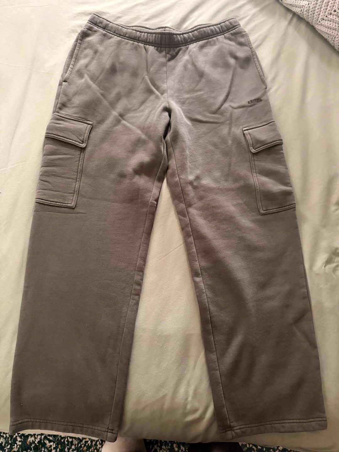 ARITZIA Mega Cargo Sweatfleece Pants Dark Olive Green L