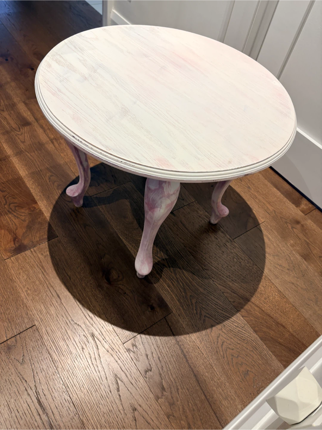 Round Accent Side Table with Ornate Legs - photo 3