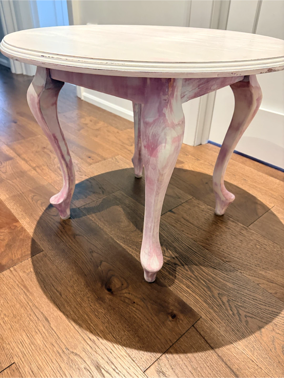 Round Accent Side Table with Ornate Legs - photo 4