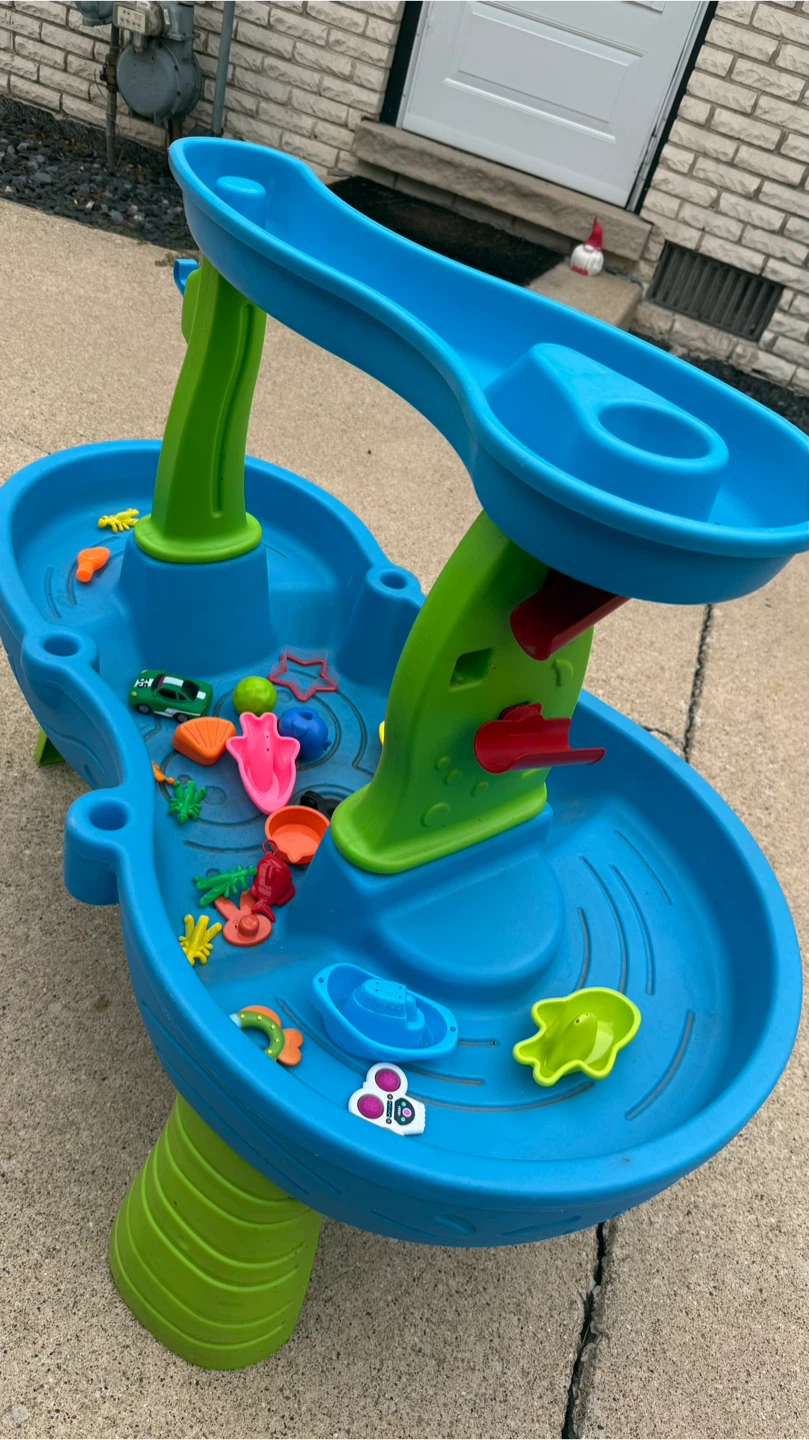 Step2 Water Play Table with Accessories check more pictures