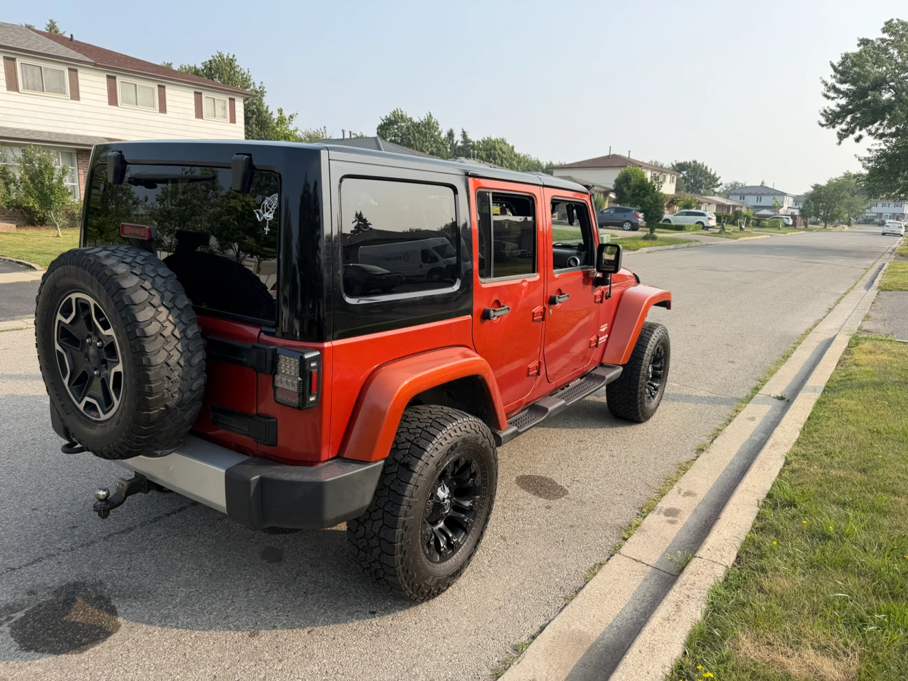 Jeep Wrangler Sahara 4x4 - photo 2