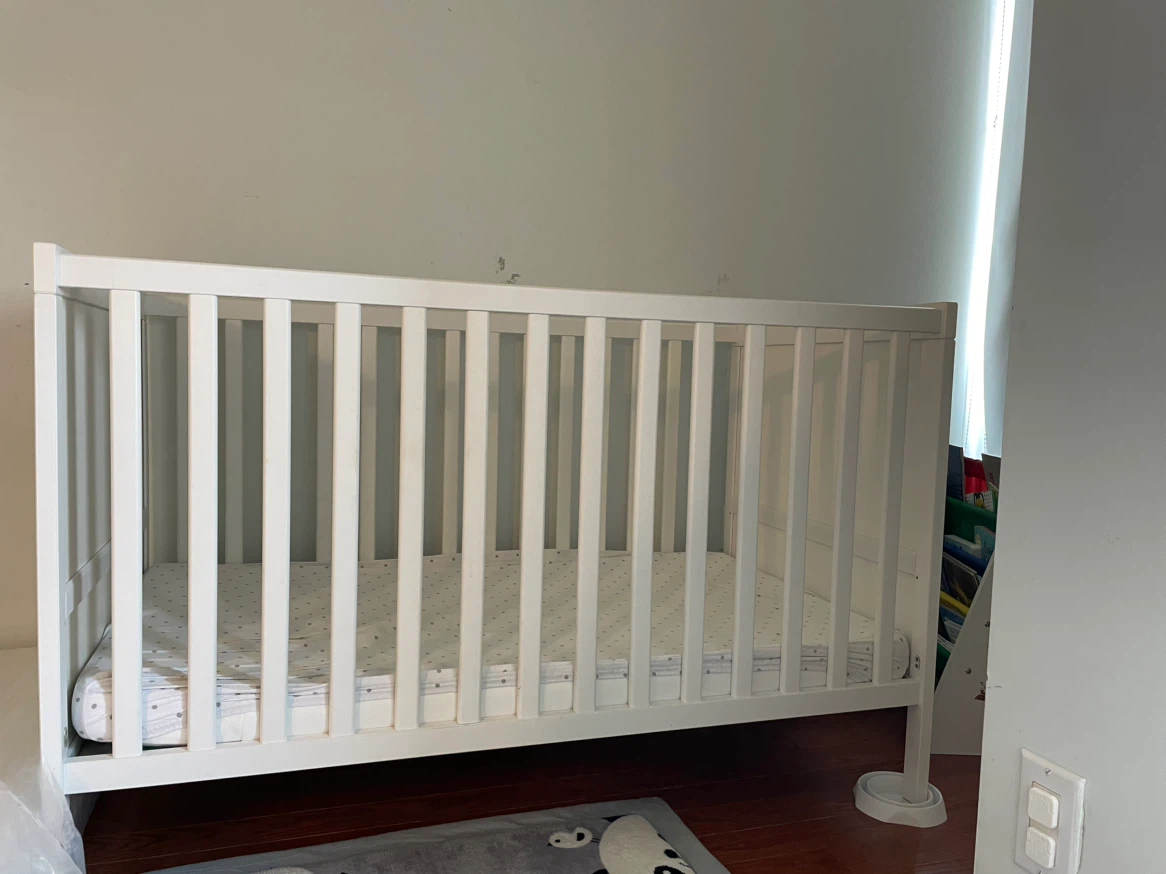 IKEA SUNDVIK Crib - White