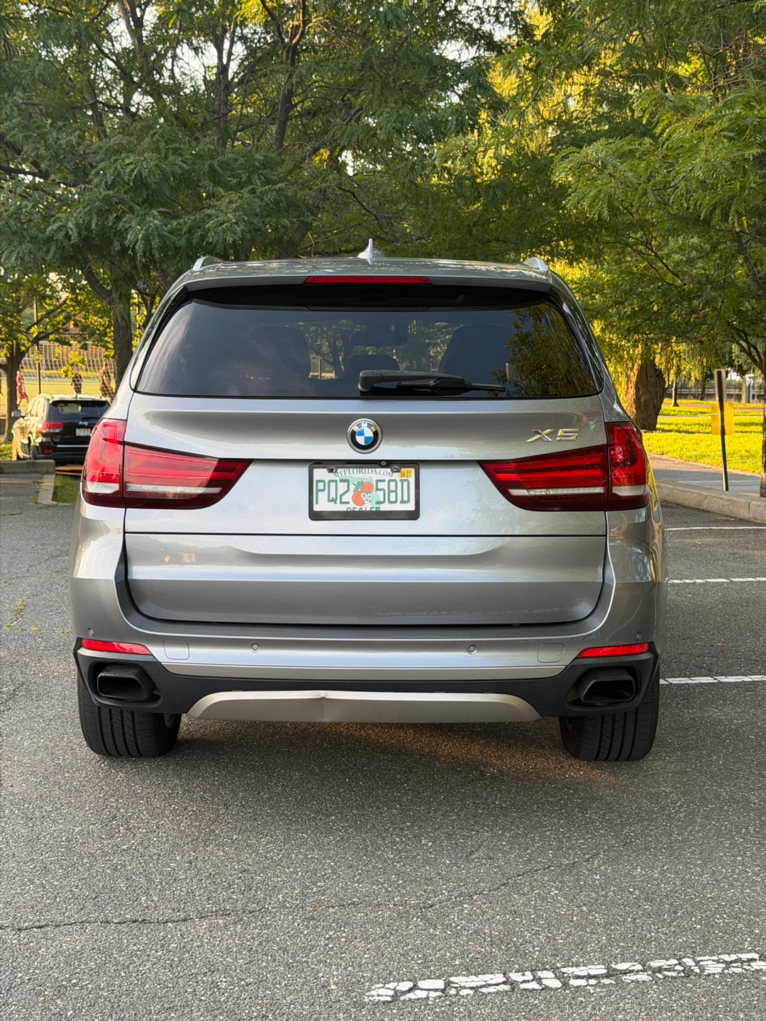 BMW X5 SUV - photo 3