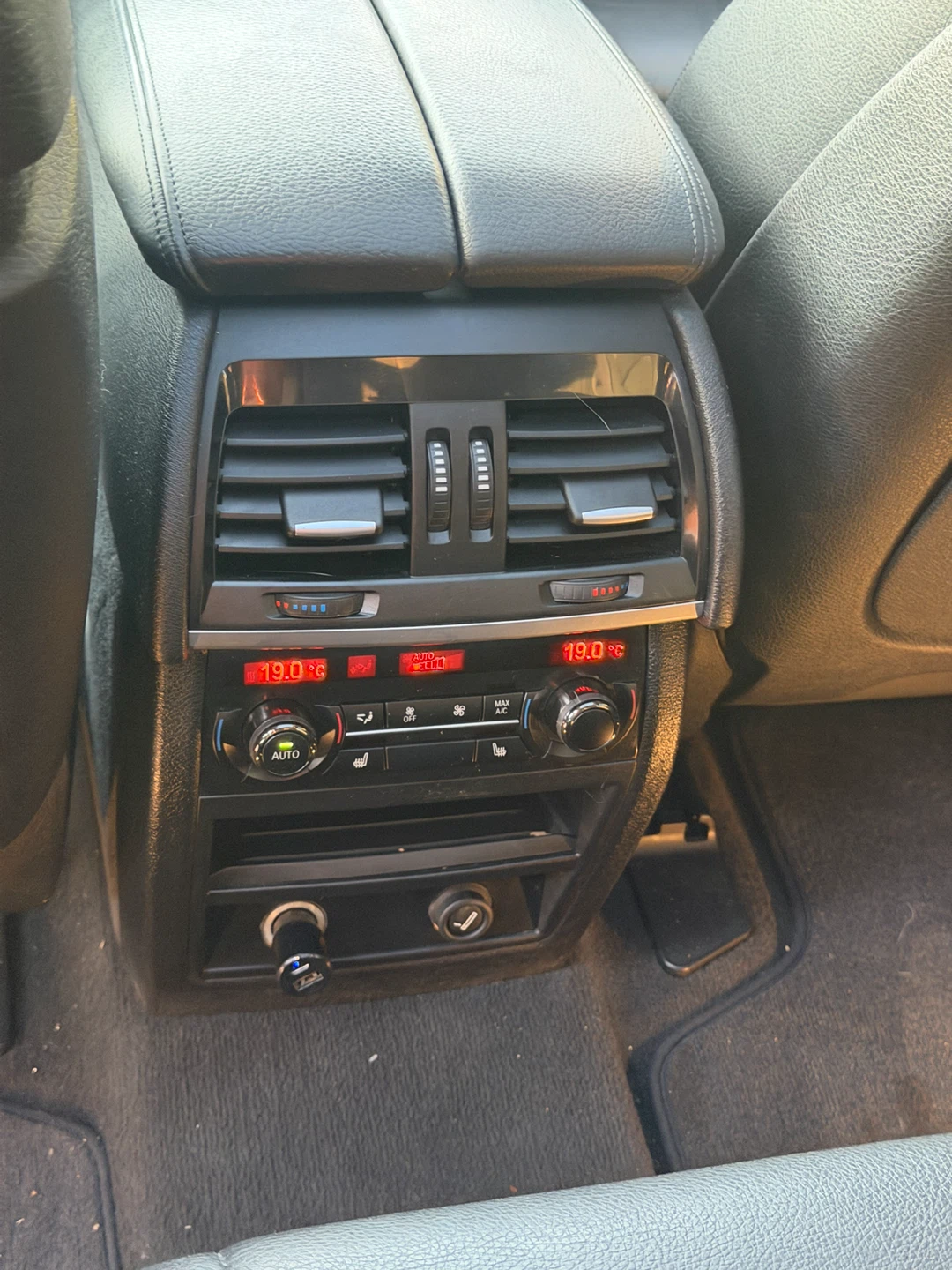 BMW X5 SUV - photo 5
