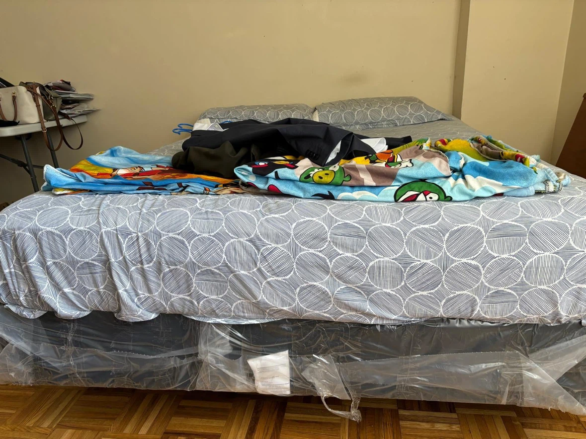 Bed with bed frame - photo 3