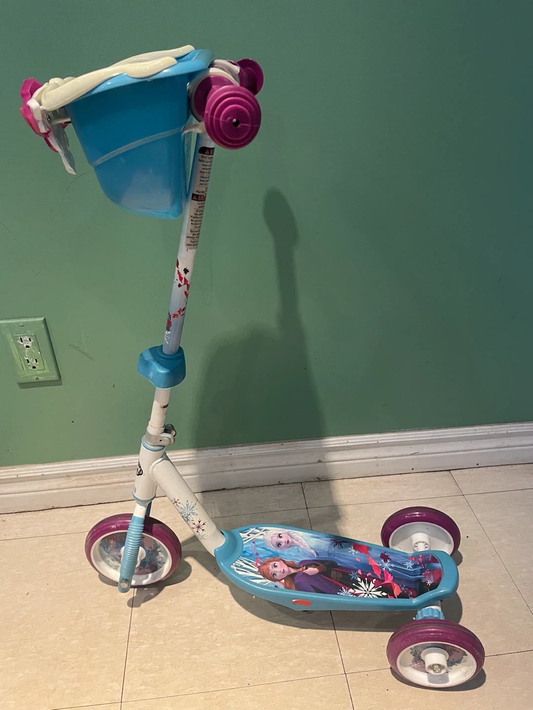 Disney Frozen 3-Wheel Scooter with Basket - photo 3