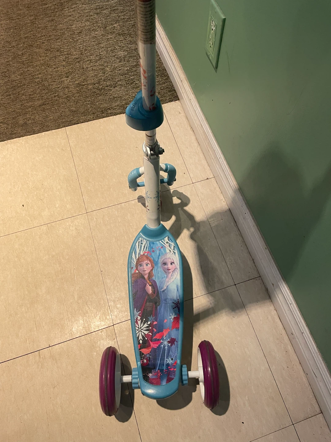 Disney Frozen 3-Wheel Scooter with Basket - photo 4
