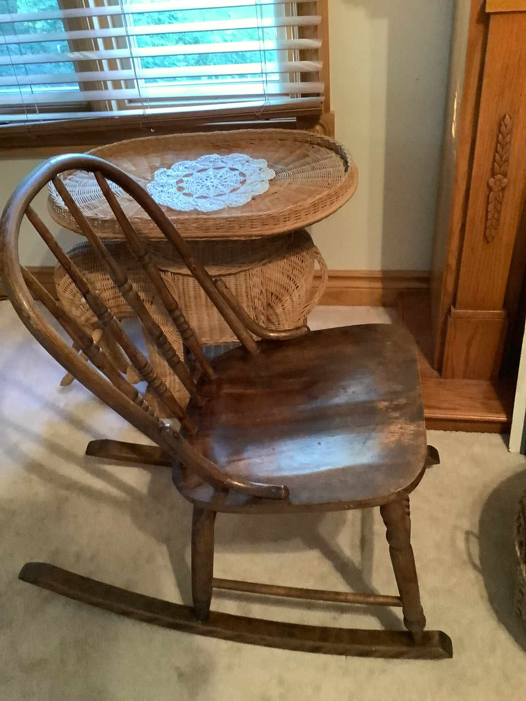 Antique/Vintage Wooden Nursery Rocker 🐞