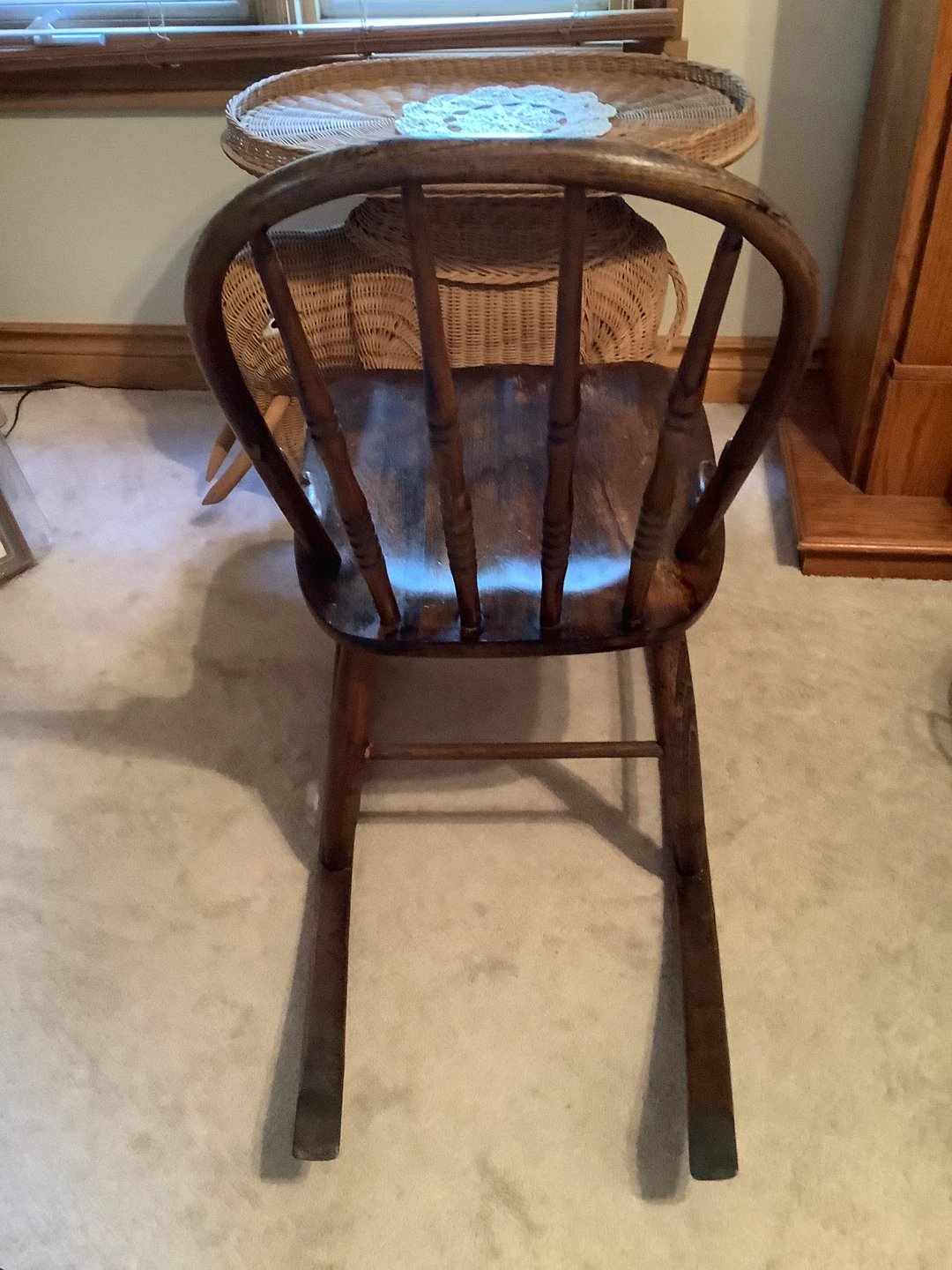 Antique/Vintage Wooden Nursery Rocker 🐞 - photo 5