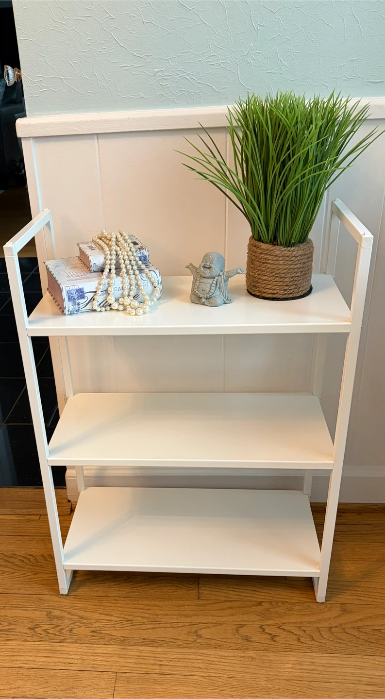 THREE TIER WHITE STAND
