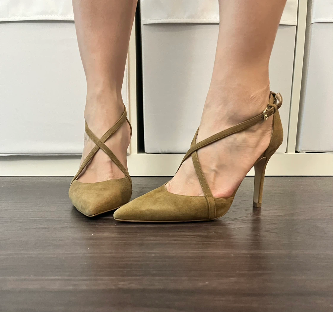 Nine West Suede Heels Size 6.5M