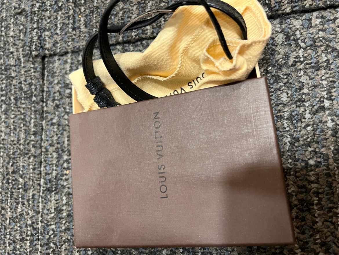 Louis Vuitton Black Leather Bracelet - photo 4