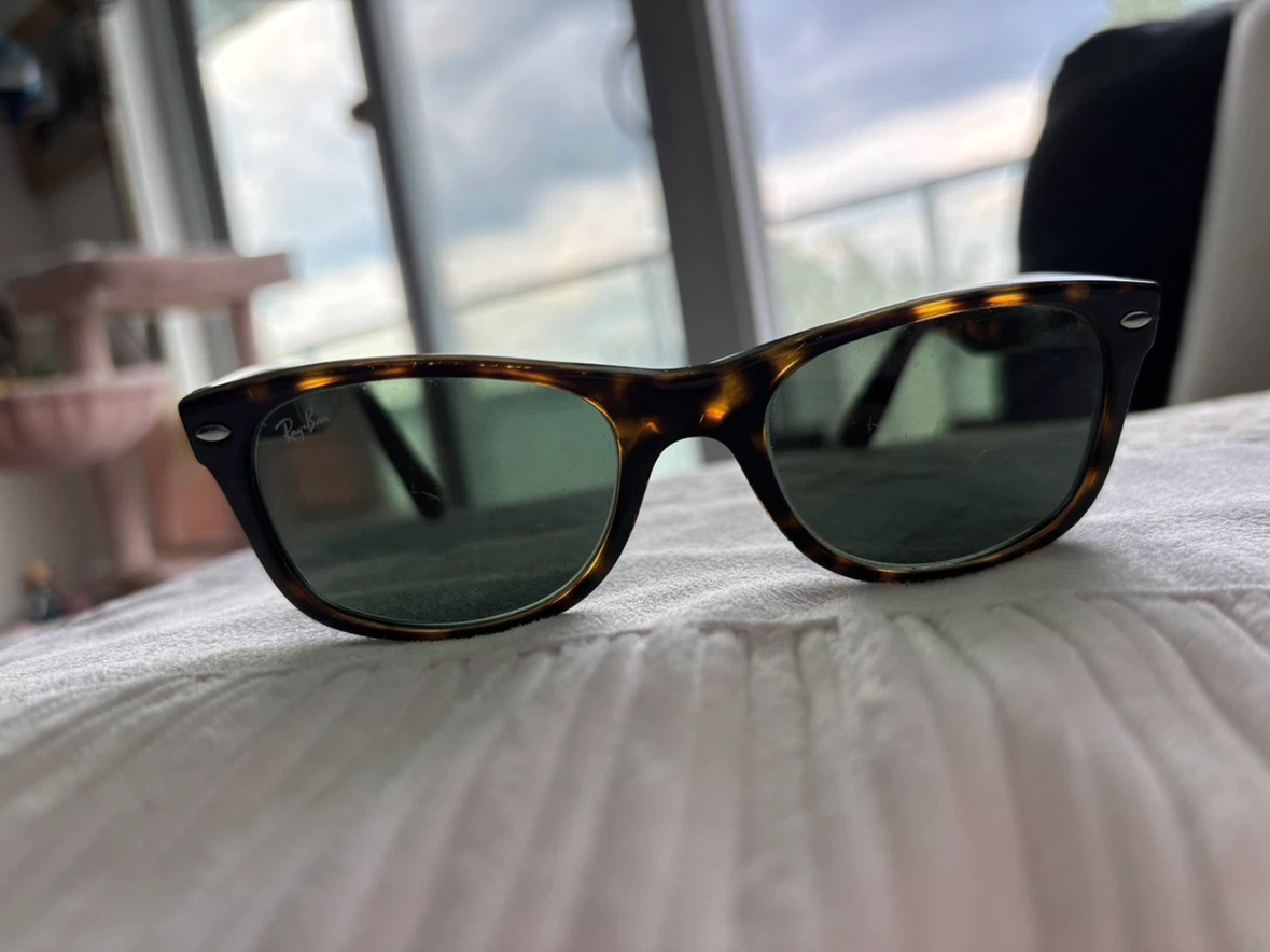 Ray-Ban New Wayfarer Sunglasses RB 2132