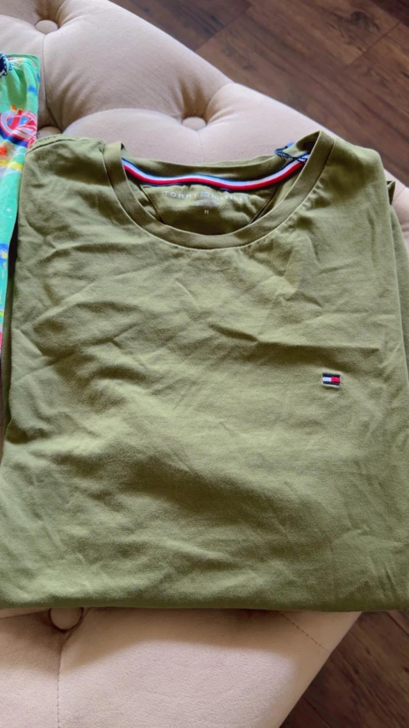 4 t shirts, 3 polo 1 Tommy Hilfiger - photo 4