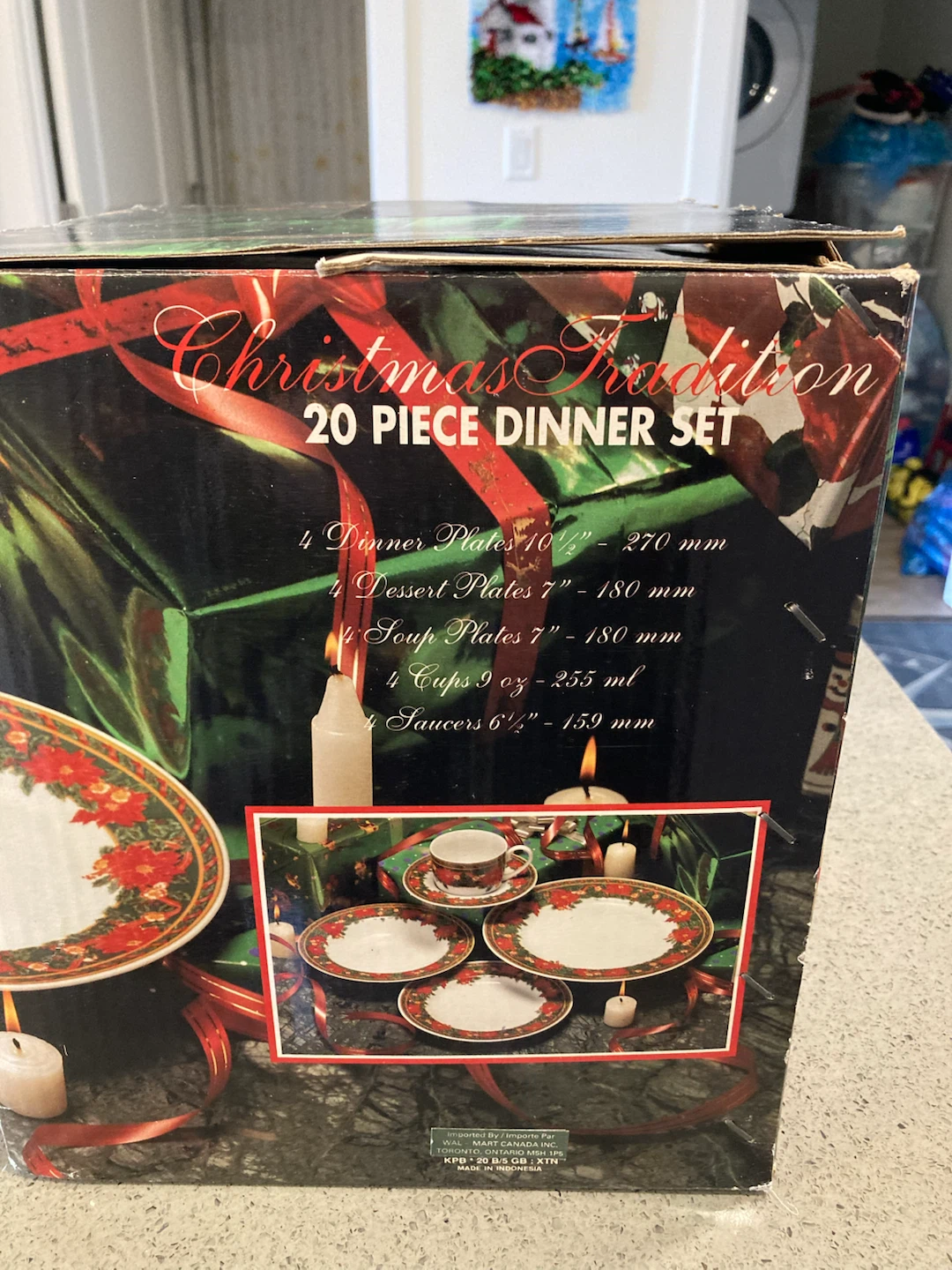 Christmas Tradition 20 Piece Dinnerware Set