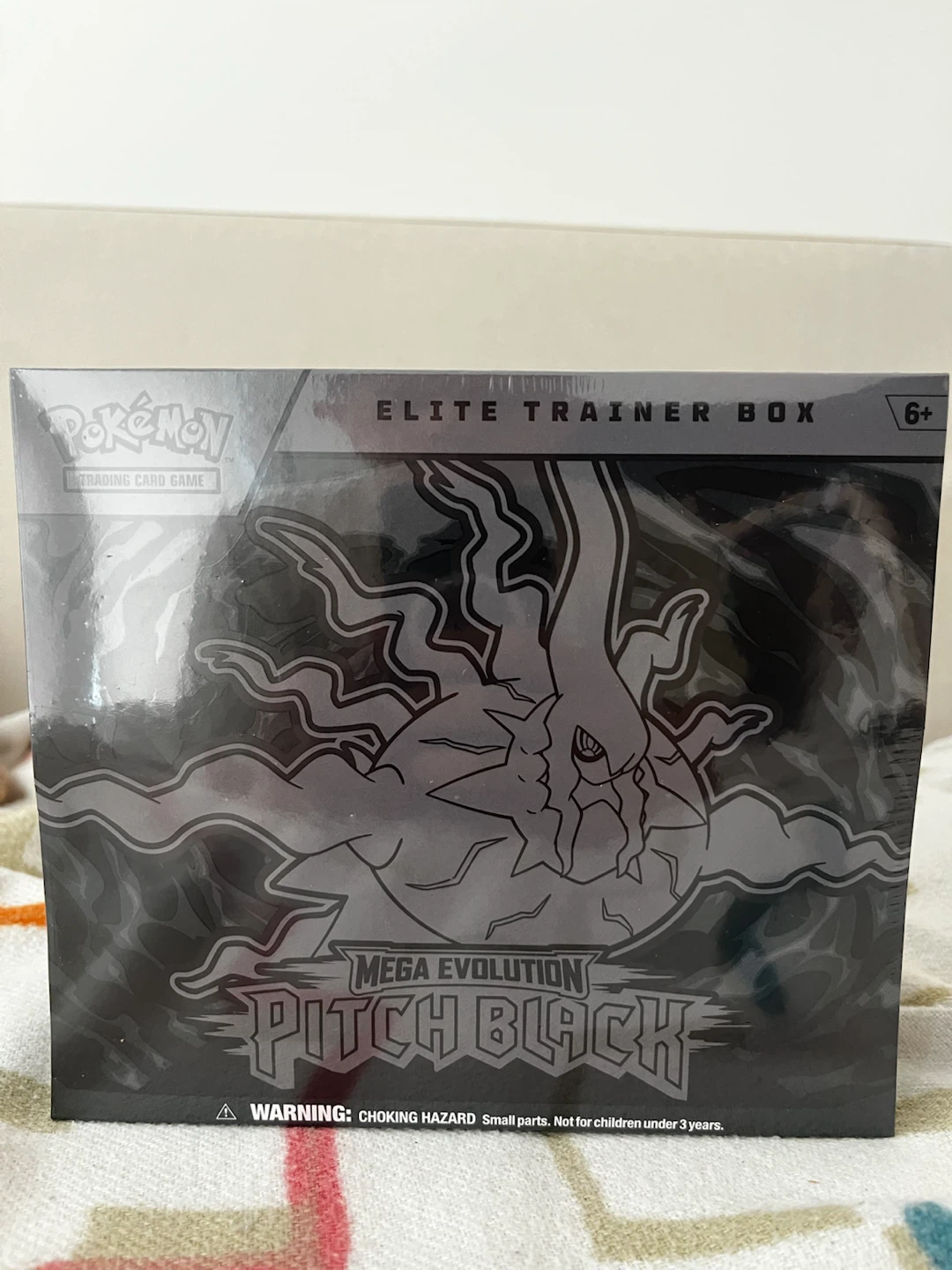 Pokemon Mega Evolution Pitch Black Elite Trainer Box