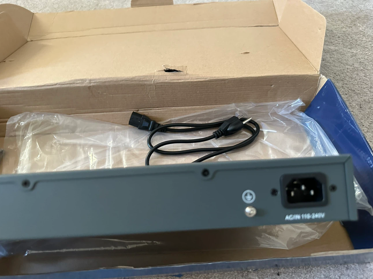 yuanley smart PoE switch - photo 2