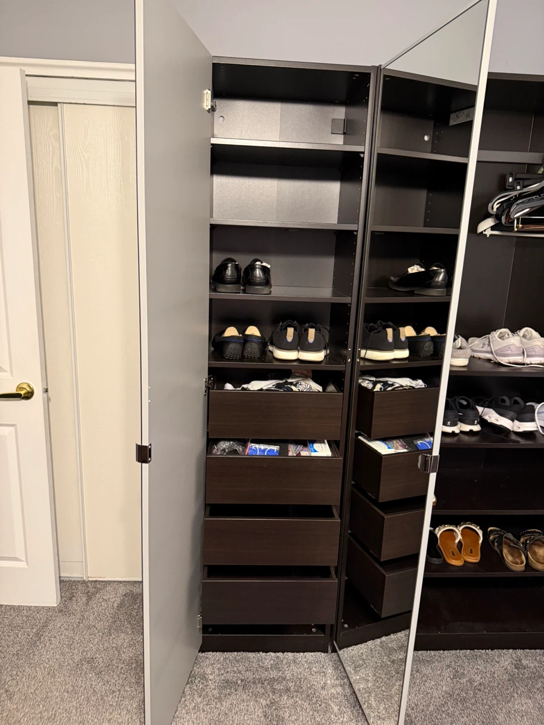 Large 3-Door Wardrobe with Mirror - photo 3