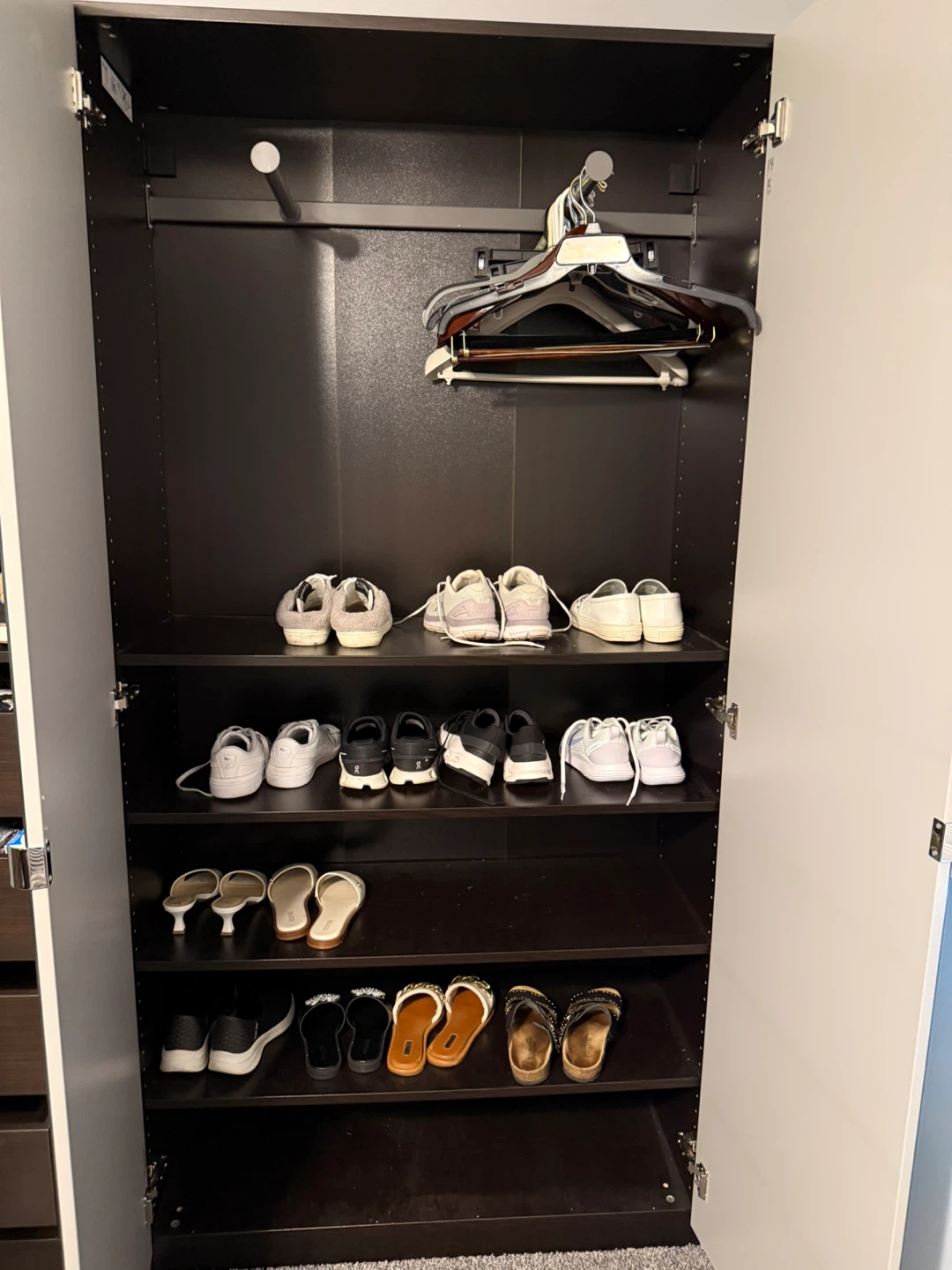 Large 3-Door Wardrobe with Mirror - photo 4