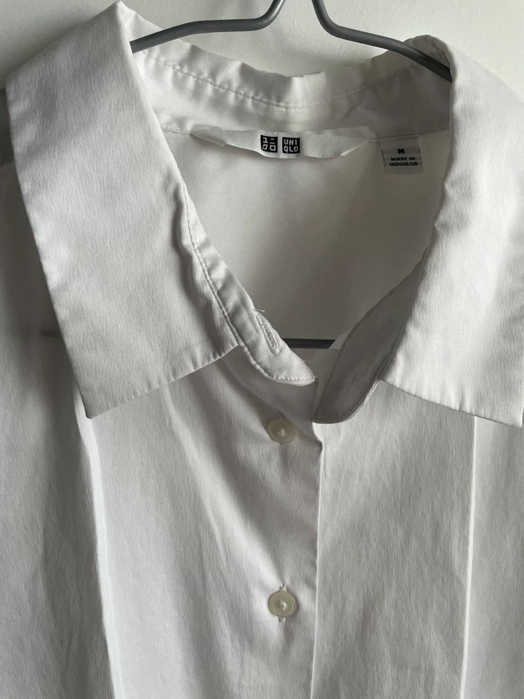 UNIQLO White Button-Up Shirt - Medium - photo 2