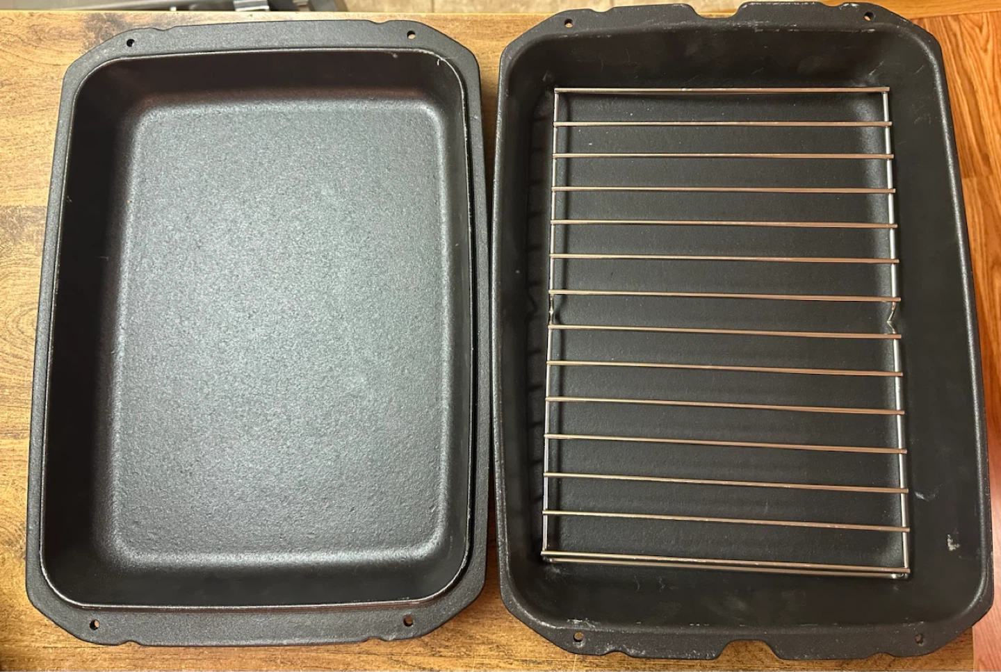 Broil King Roasting Pan with Rack