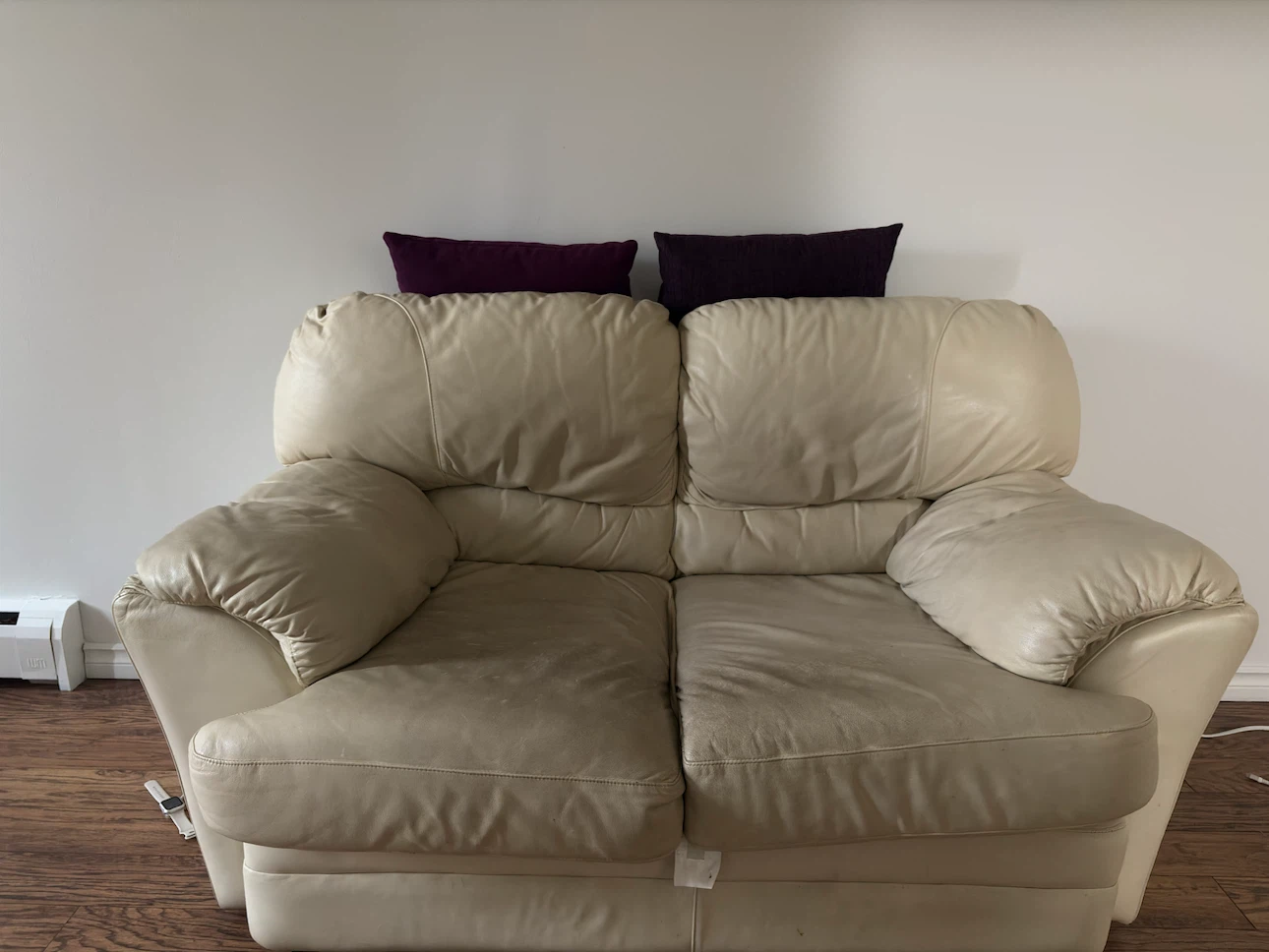 Cream Leather Loveseat - photo 5
