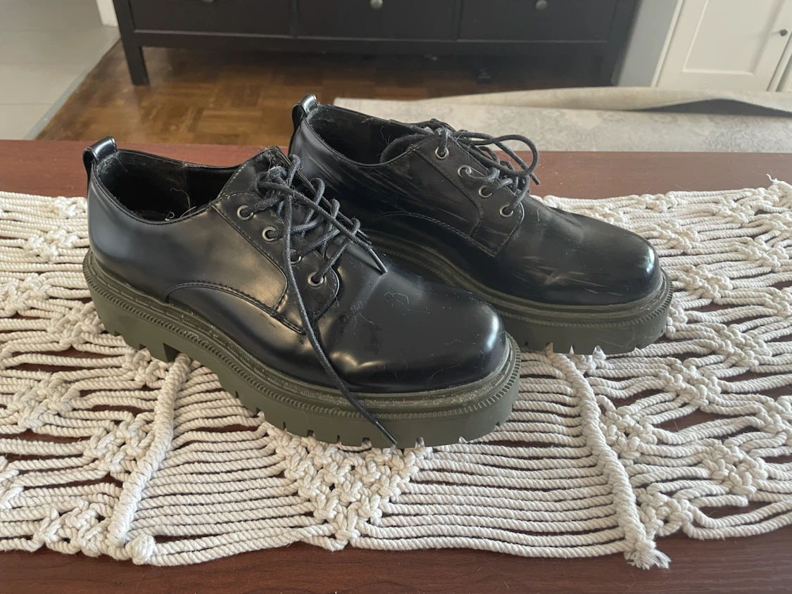 OBO! ALDO Black Platform Lace-Up Shoes Size 7/7.5
