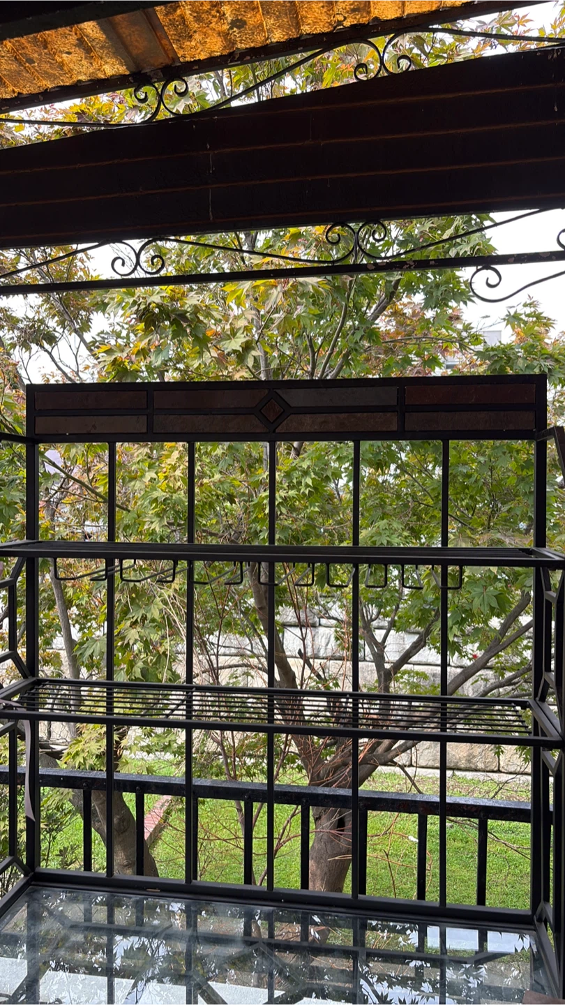Wrought Iron Wine Bar Rack with Glass Shelves - photo 3