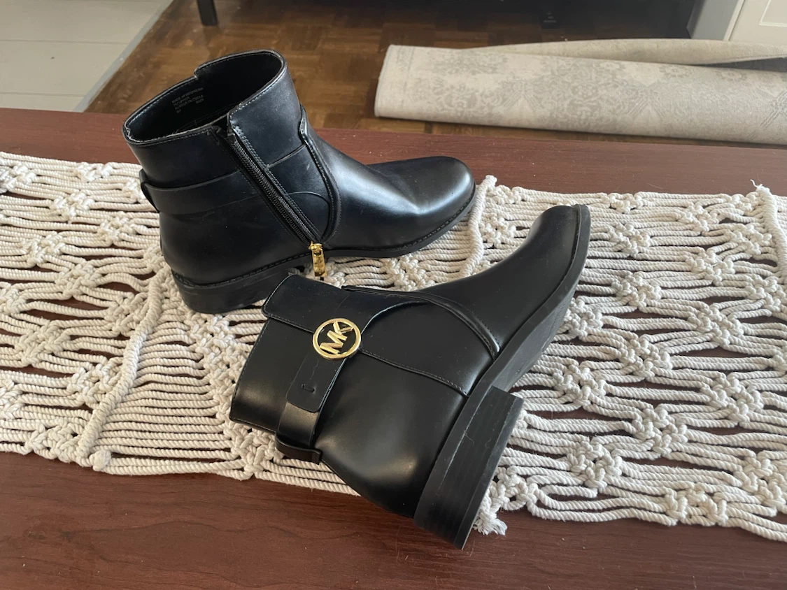 OBO! Michael Kors Black Leather Ankle Boots Size 8 - photo 3