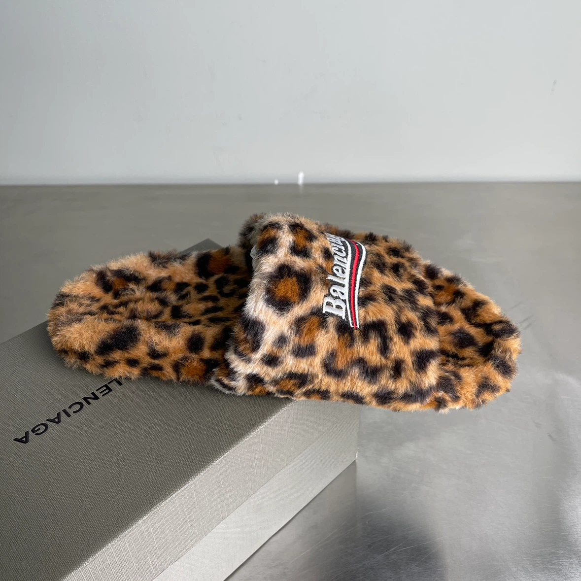 Balenciaga leopard slides - photo 5