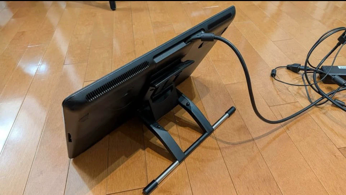 Wacom Cintiq 16 Drawing Tablet - photo 2