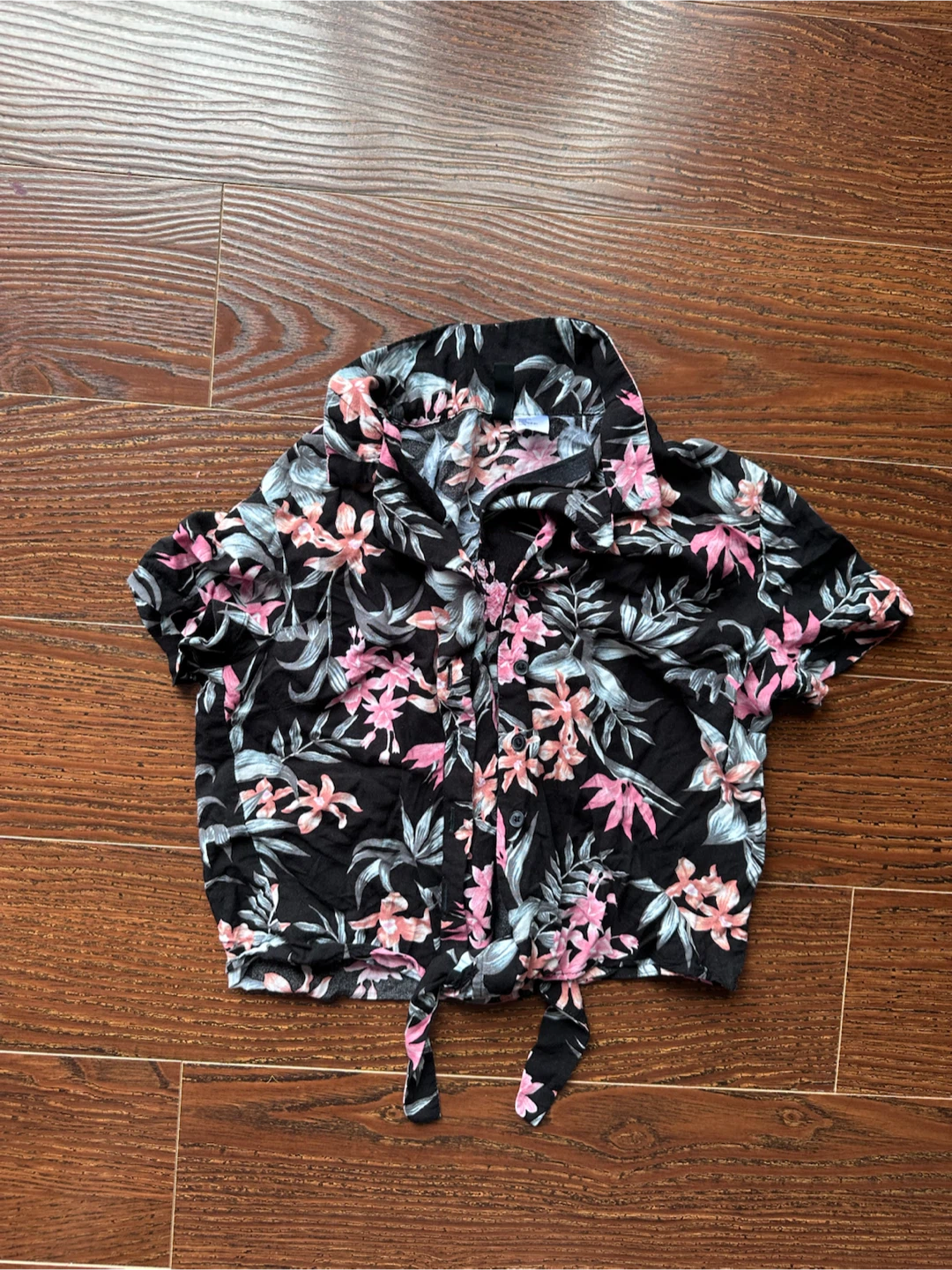 Tops ( each for $6 - $10) - photo 4