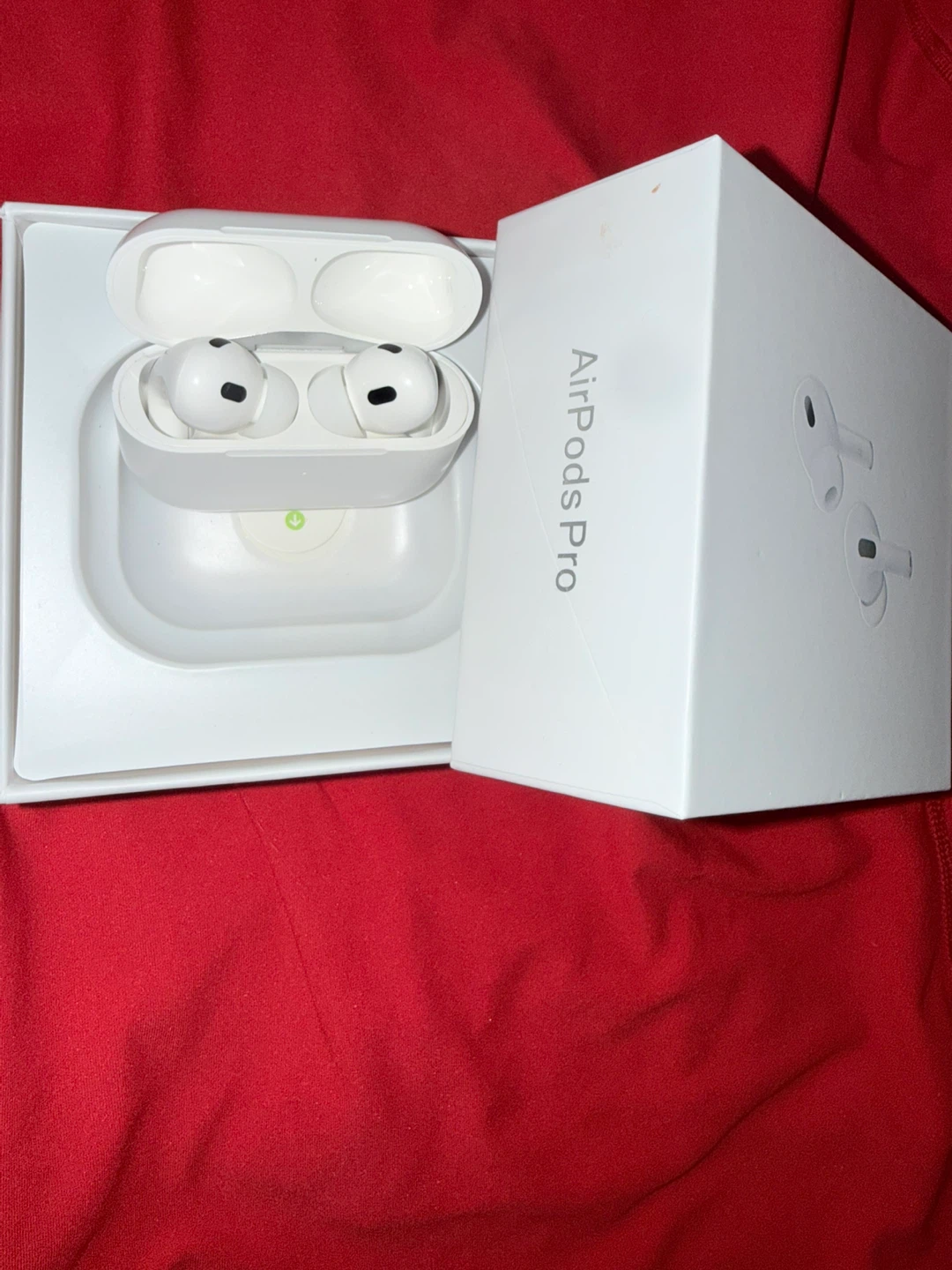 Apple AirPods Pro (2nd generation) with MagSafe Charging Case - photo 5
