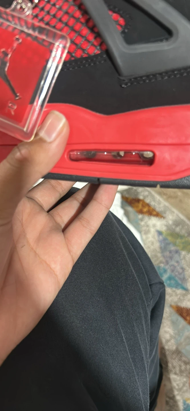 Jordan 4 red thunder brand new in box and come with tag