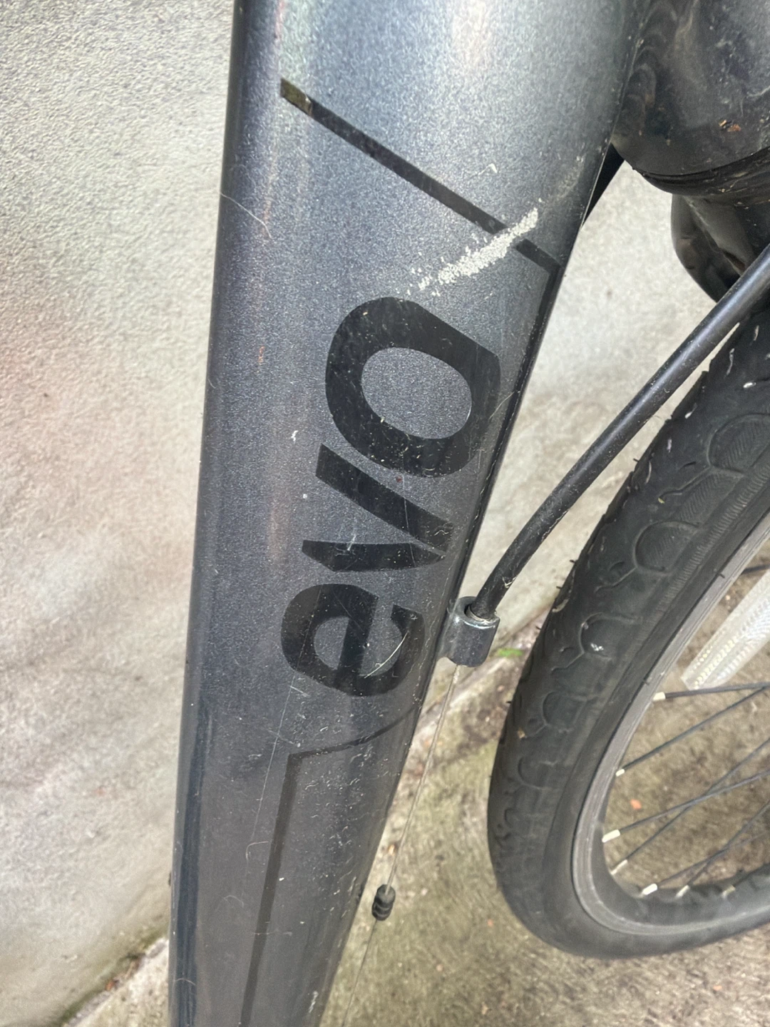 Evo Grand Rapid 3 Hybrid Bike - photo 2